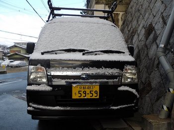 雪の車.jpg